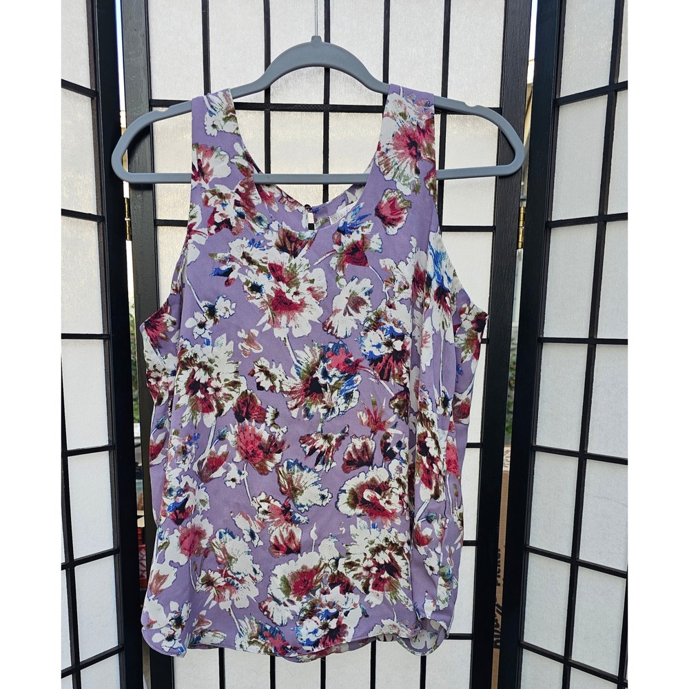 VIOLET + CLAIRE Floral Tank Top Size Medium Purple Sleeveless Lightweight Blouse - Picture 2 of 7